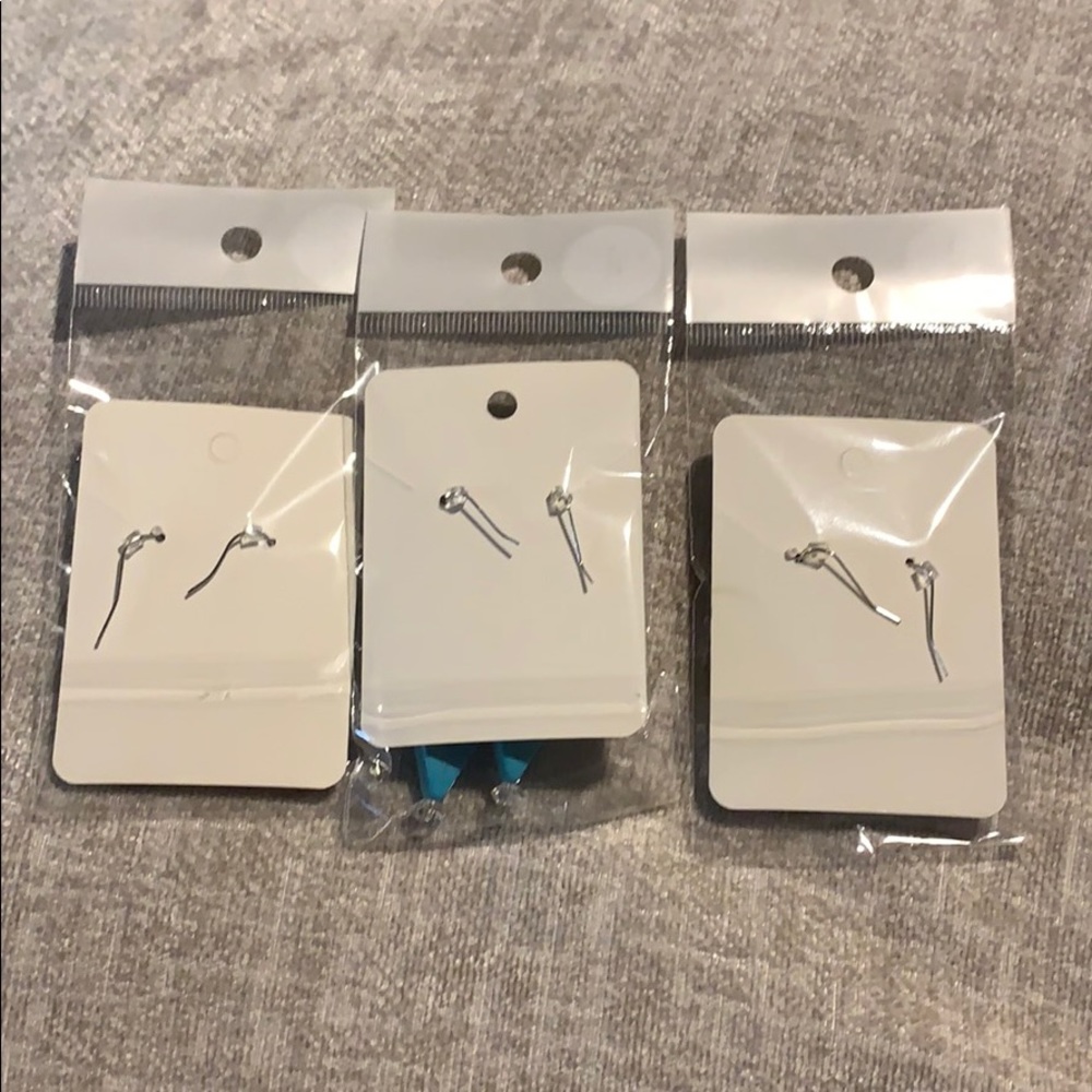 Earring bundle - Picture 2 of 2